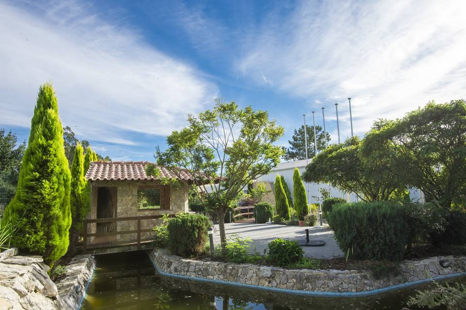 A casa de pedra junto ao canal